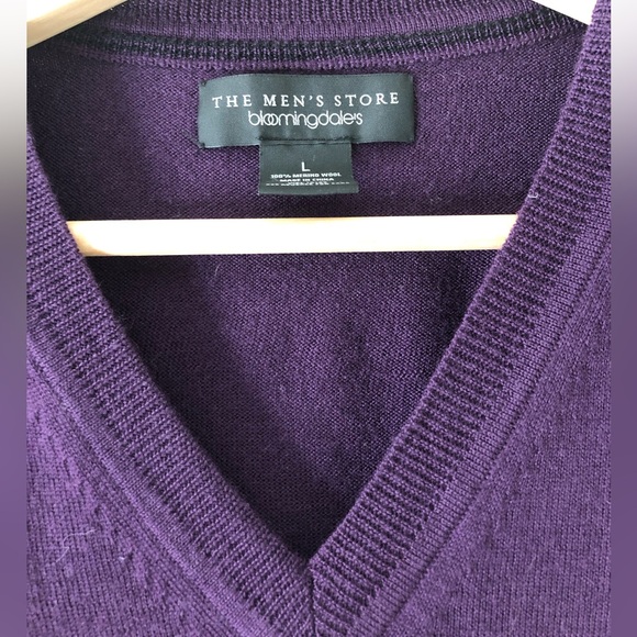 Bloomingdale’s - The Men’s Store - V-Neck Merino Sweater - L - Picture 9 of 9